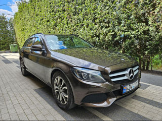 Mercedes C-Class foto 2