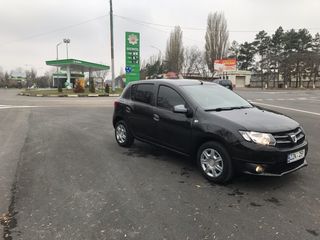 Dacia Sandero foto 1