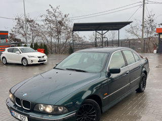 BMW 5 Series foto 3