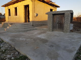 Se vinde casă s.Todiresti la 20km de Chișinău 21.5ari centru satului foto 1