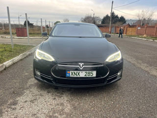 Tesla Model S foto 2