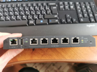 Ubiquiti thought switch PoE 5 port gigabit Managed Switch foto 2