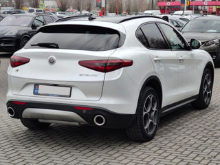 Alfa Romeo Stelvio foto 3