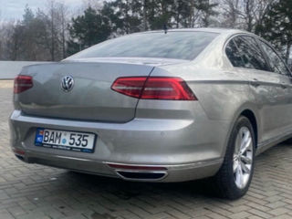 Volkswagen Passat foto 2