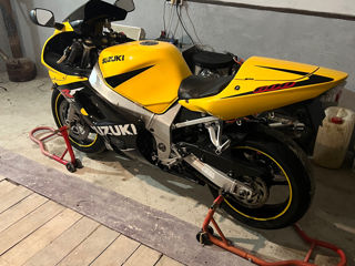Suzuki r 600