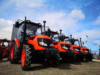 Tractor Agromax FL704C (70 CP)