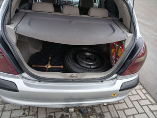 Nissan Almera foto 7