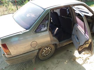 Opel Kadett foto 6
