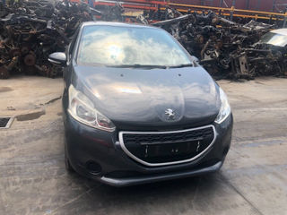 Peugeot 208 foto 2