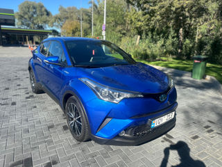 Toyota C-HR foto 1