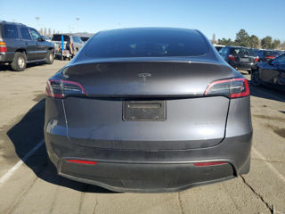 Tesla Model Y foto 5