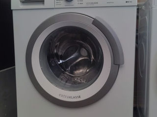 Mașina de spălat rufe Siemens.  Adusă din Germania.