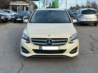 Mercedes B-Class foto 2