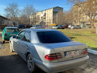 Mercedes E-Class foto 6