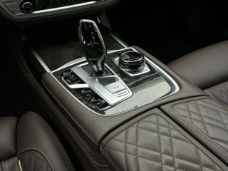 BMW 7 Series foto 6