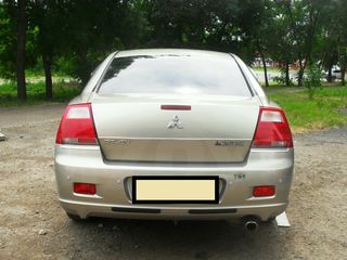 Mitsubishi Galant foto 1