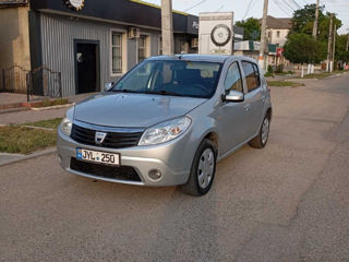 Dacia Sandero foto 2