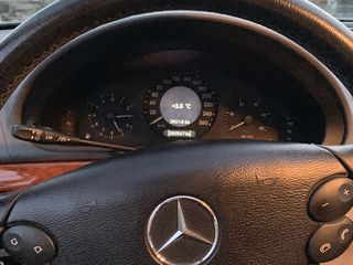 Mercedes E Class foto 7