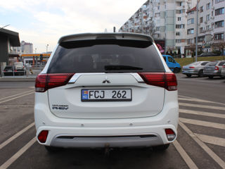 Mitsubishi Outlander foto 3