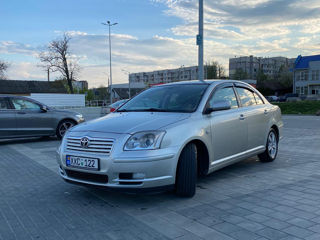 Toyota Avensis foto 7