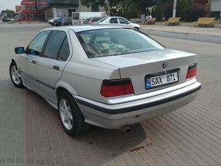 BMW 3 Series foto 3