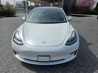 Tesla Model 3 foto 2