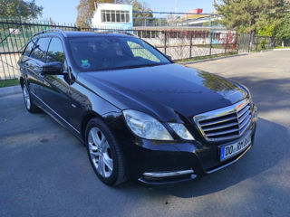 Mercedes E-Class foto 1