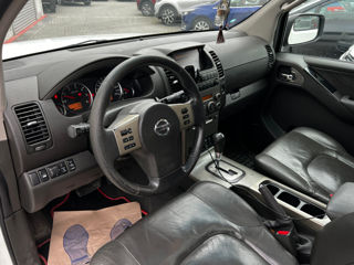 Nissan Pathfinder foto 8