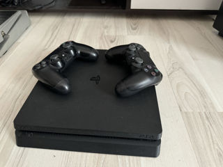 PlayStation 4 Slim / PS4