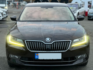 Skoda Superb foto 3