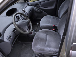 Toyota Yaris foto 4