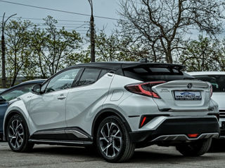 Toyota C-HR foto 2