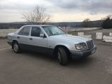 Mercedes Series (W124) foto 3