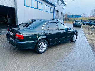 BMW 5 Series foto 2