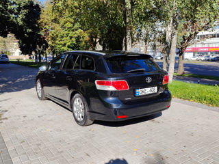 Toyota Avensis foto 6