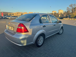 Chevrolet Aveo foto 4