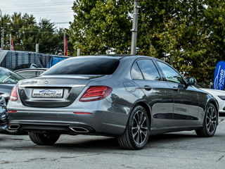 Mercedes E-Class foto 2