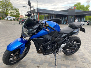 Suzuki GSR 750