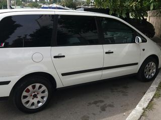 Volkswagen Sharan foto 4