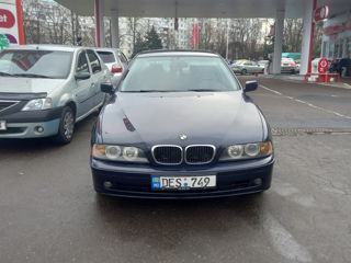 BMW 5 Series foto 2