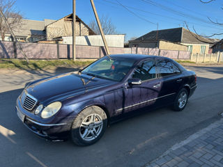 Mercedes E-Class foto 2