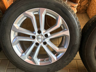 Toyota RAV4, 225/60 R18 foto 3