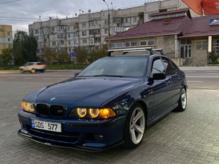 BMW 5 Series foto 2