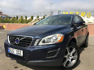 Volvo XC60 foto 1