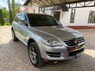 Volkswagen Touareg foto 1