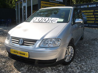 Volkswagen Touran foto 2