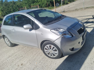 Toyota Yaris foto 2