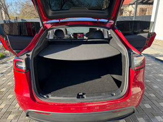 Tesla Model Y foto 7