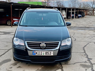 Volkswagen Touran foto 3