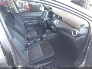 Nissan Versa foto 6